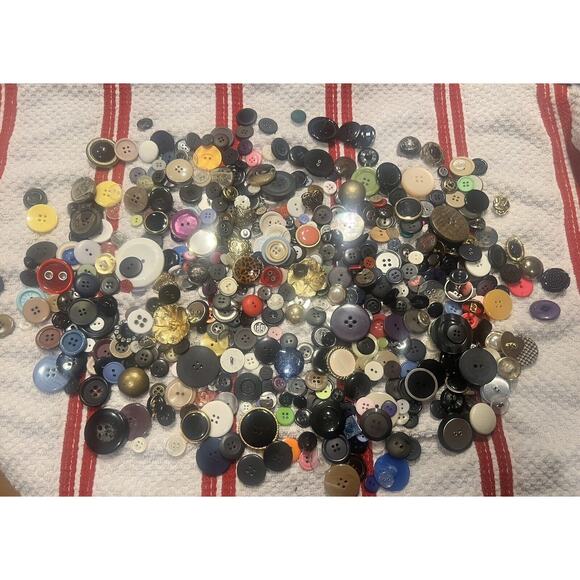 Antique Vintage Huge Lot Of Buttons Hundreds Metal Plastic Shell -1.8lbs - Picture 1 of 6